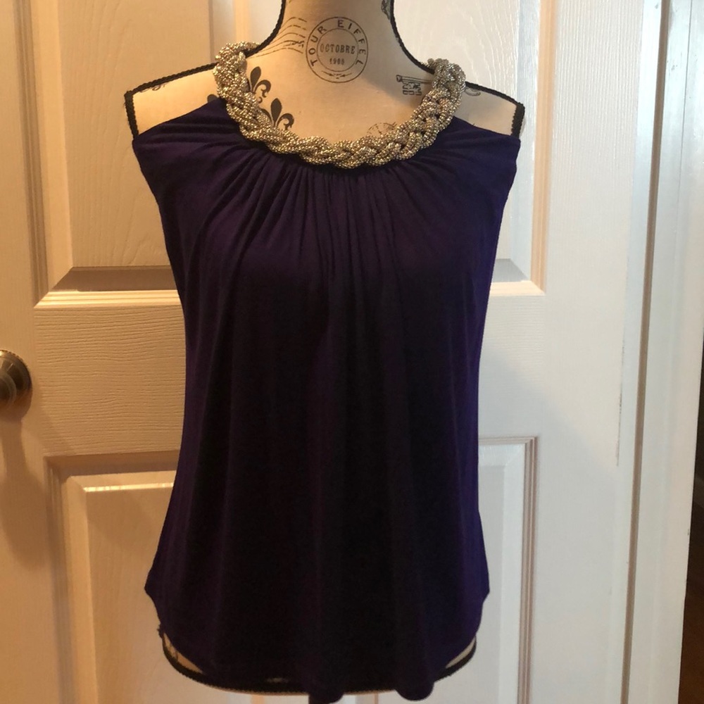 Elegant top with choker